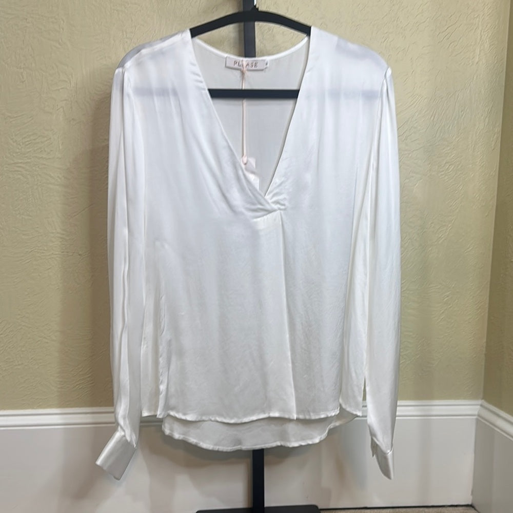 Pleione Women's White V-Neck Top