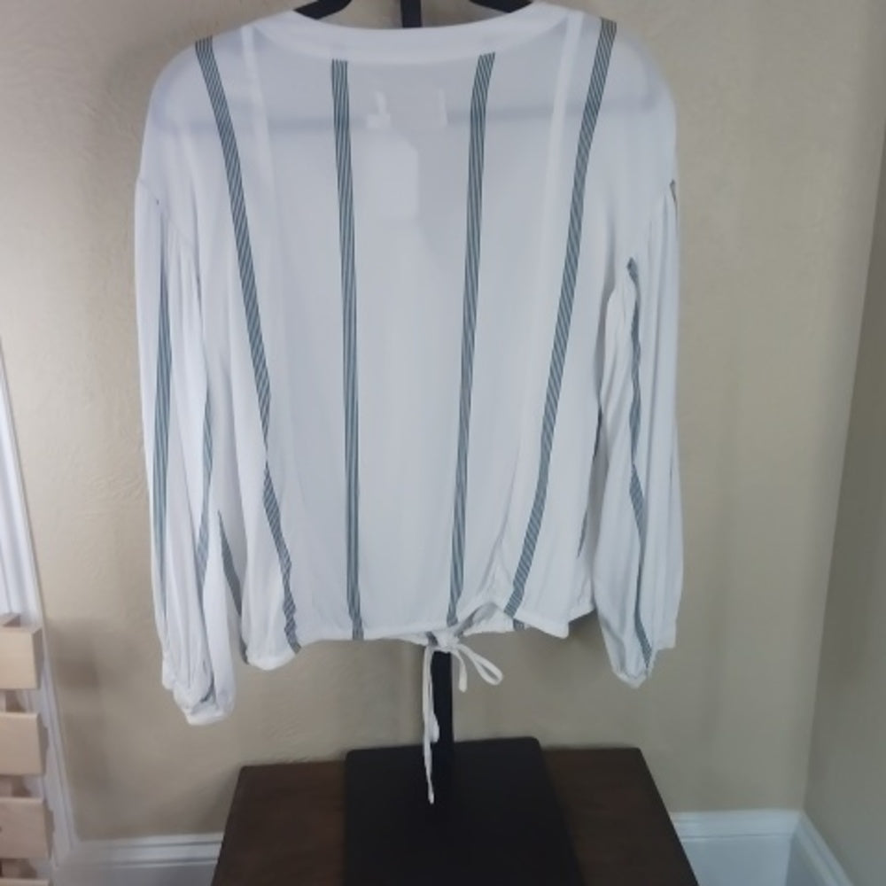 SIZE S Green and White Long Sleeve Crop Blouse with Tie Front