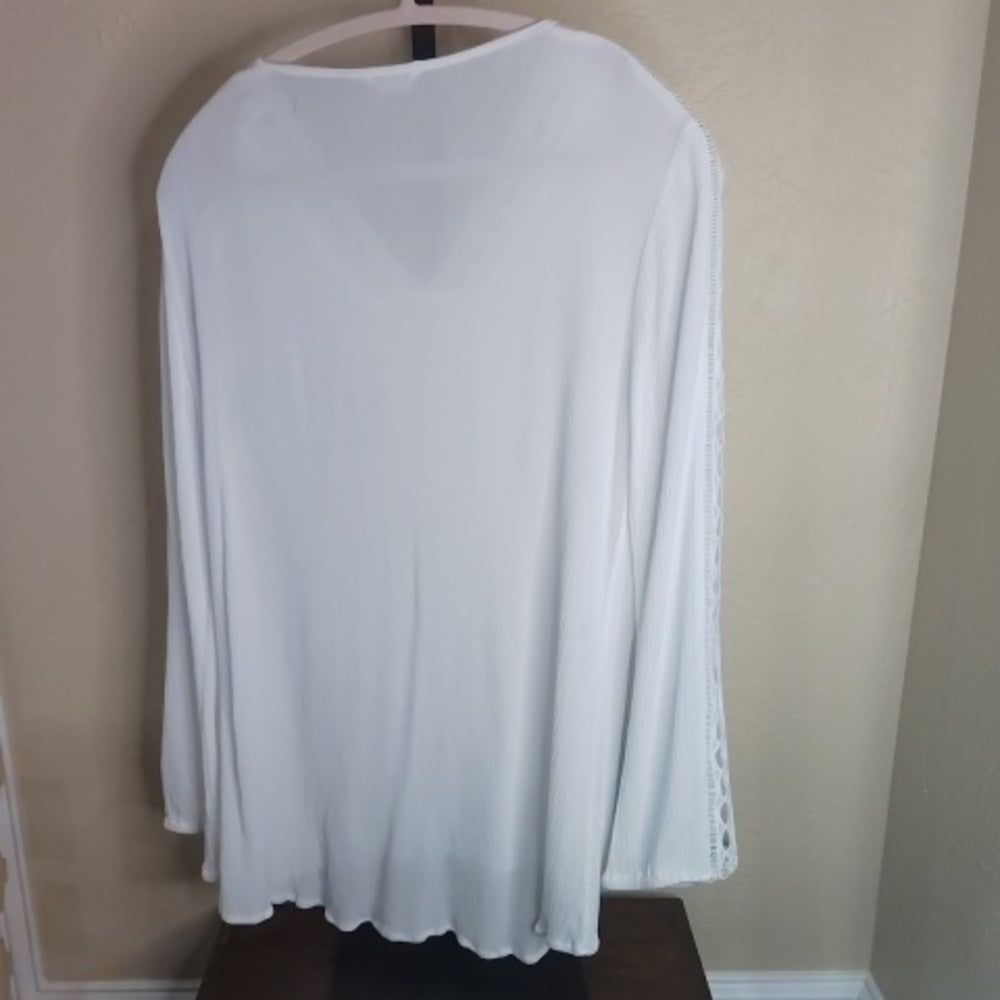 Kaktus White Asymmetrical Long Sleeve Blouse