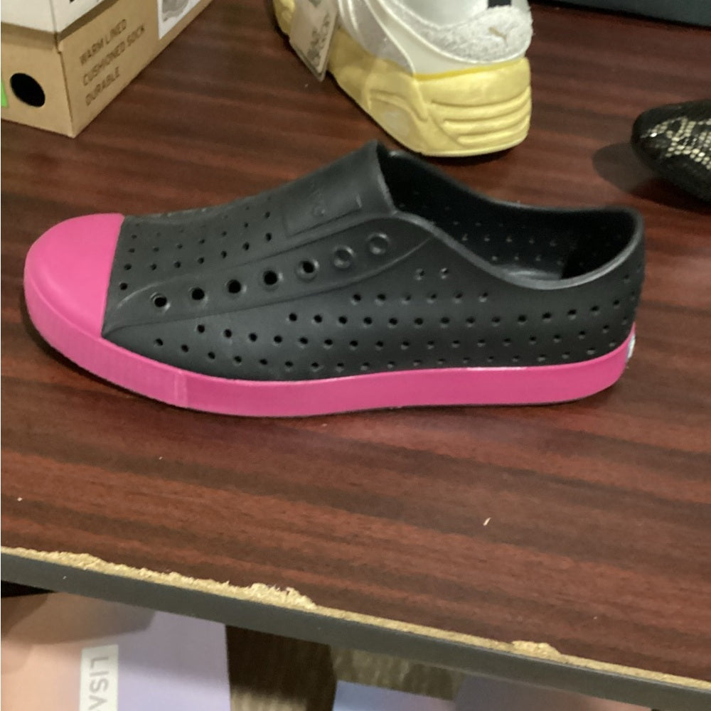 NEW SIZE 10 Native Black and Pink Slip-On Shoes