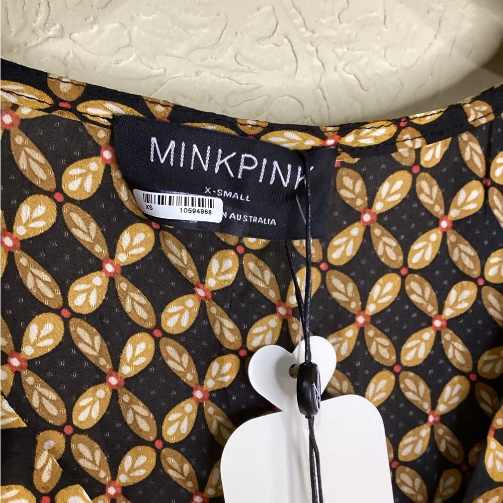 NWT SIZE XS MINKPINK Brown and Tan Crop Tie Front Blouse