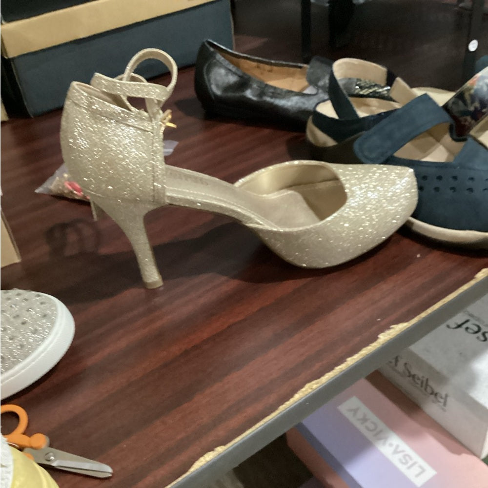NEW SIZE 10 Dream Pairs Champagne Glitter Heels with Ankle Strap