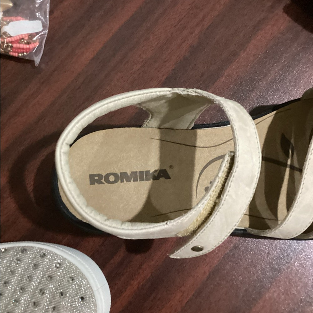 NEW Size 6-61/2 Romika Cream Comfort Sandals with Adjustable Straps