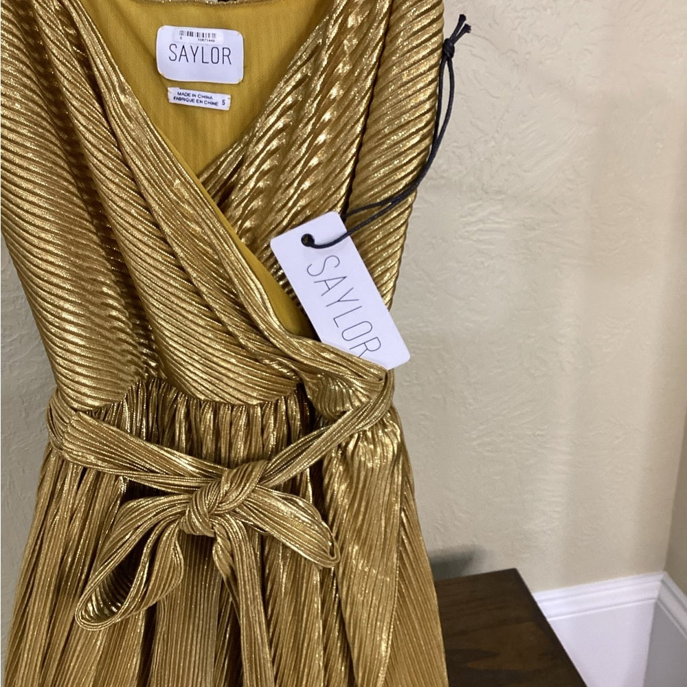 NWT SIZE SMALL SAYLOR Gold Ruffled Sweetheart Maxi Gown