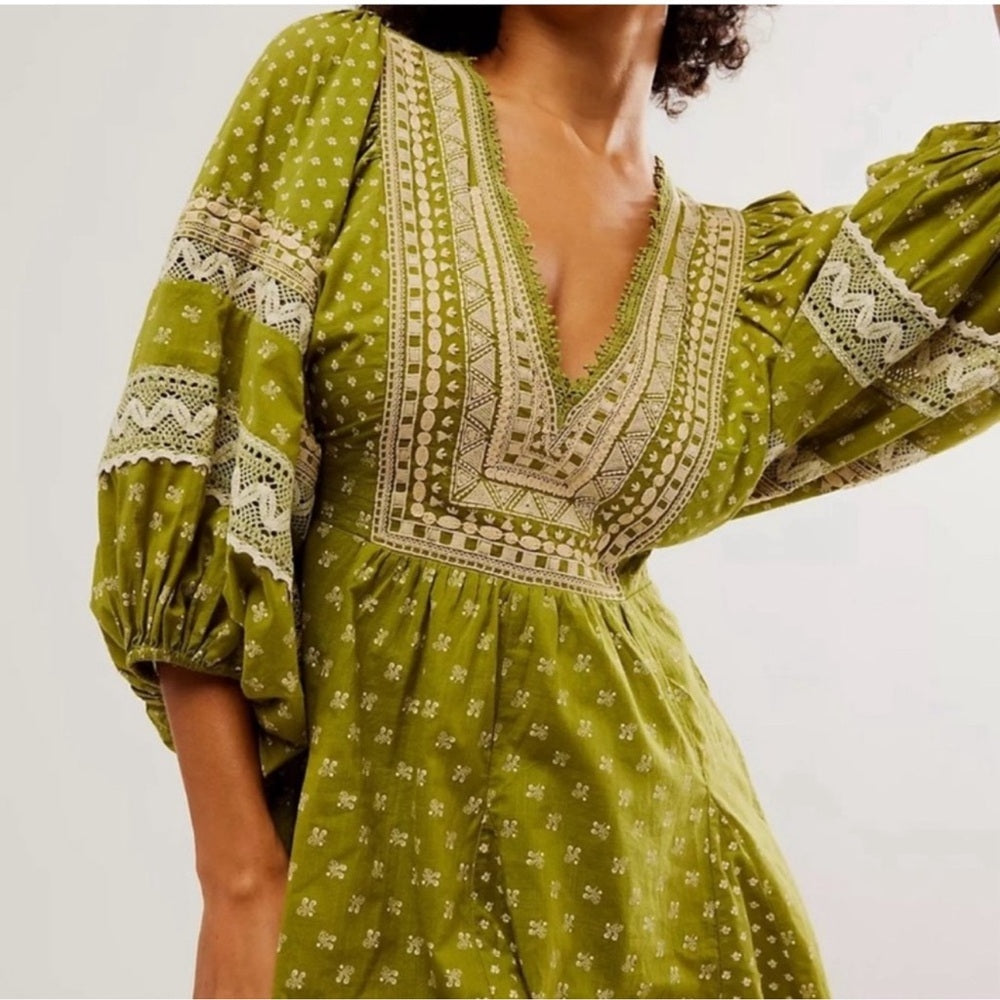 NWOT SIZE S Free People Green Wrap Tunic with Relaxed Bohemian Style