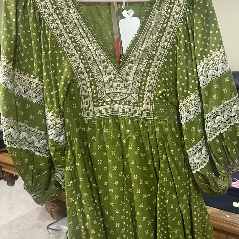 NWOT SIZE S Free People Green Wrap Tunic with Relaxed Bohemian Style