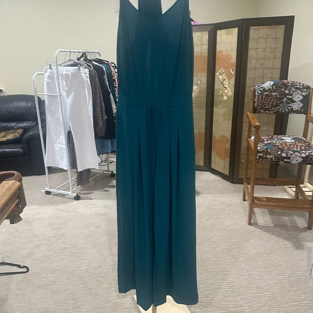 NWOT SIZE XL HALARA Green Jumpsuit with Elegant Wide-Leg Design