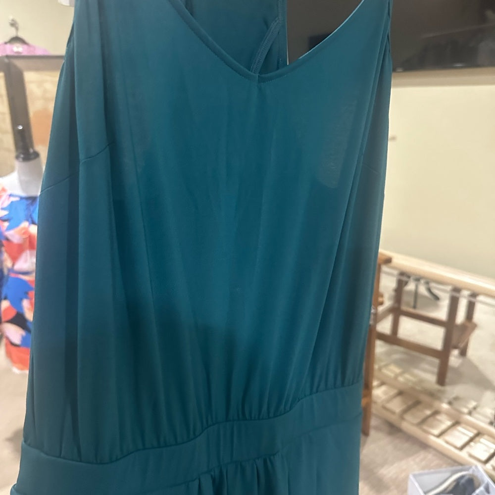 NWOT SIZE XL HALARA Green Jumpsuit with Elegant Wide-Leg Design