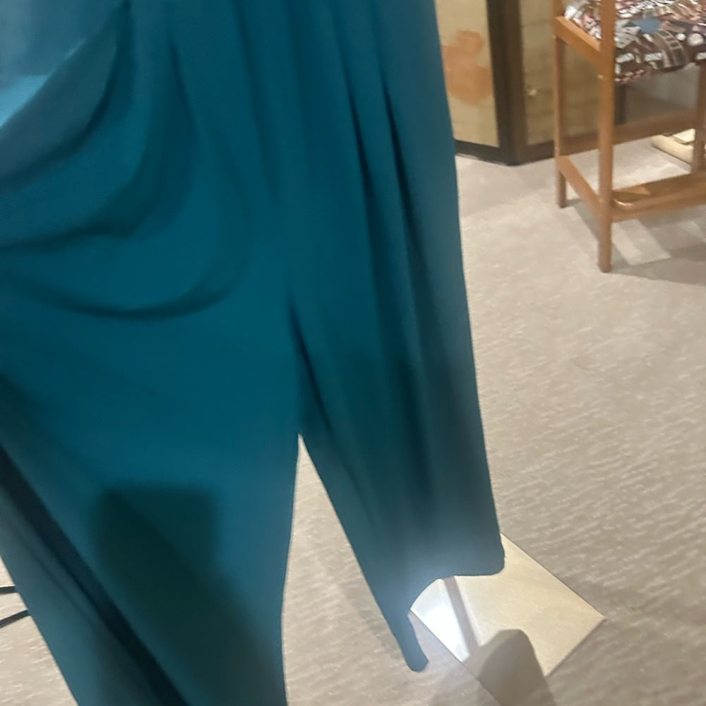 NWOT SIZE XL HALARA Green Jumpsuit with Elegant Wide-Leg Design