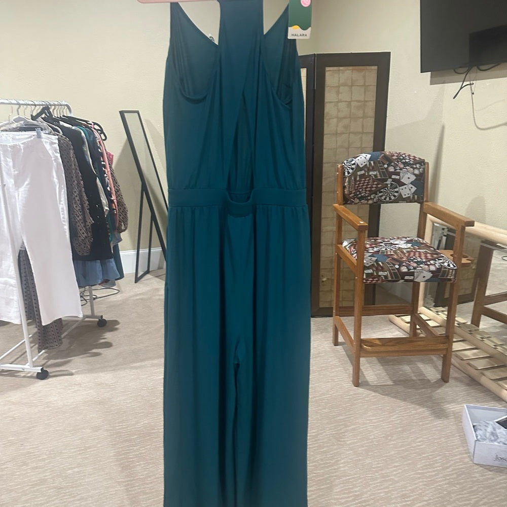 NWOT SIZE XL HALARA Green Jumpsuit with Elegant Wide-Leg Design