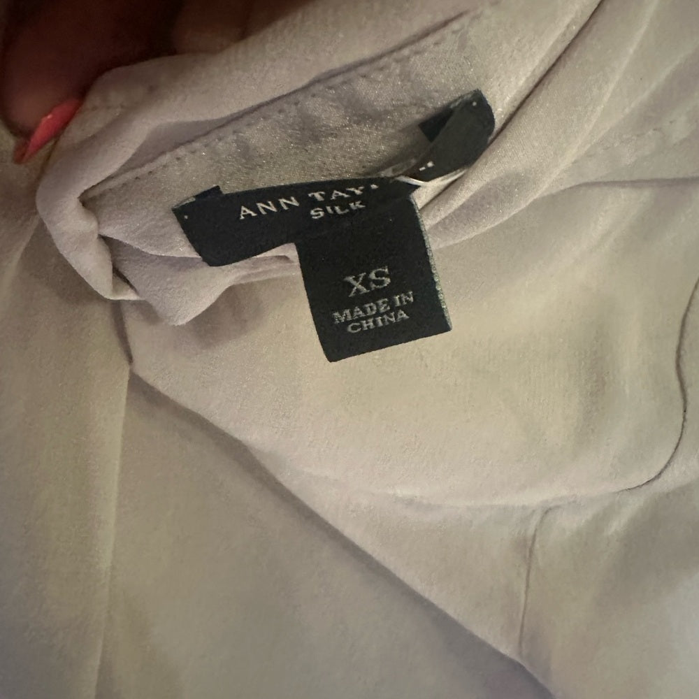 NWOT SIZE XS Ann Taylor Purple Long Sleeve Blouse with Notched Collar