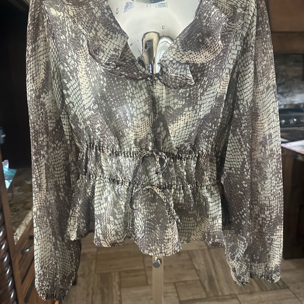 NWOT SIZE M Steve Madden Ruffled Peplum Blouse in Green and Brown
