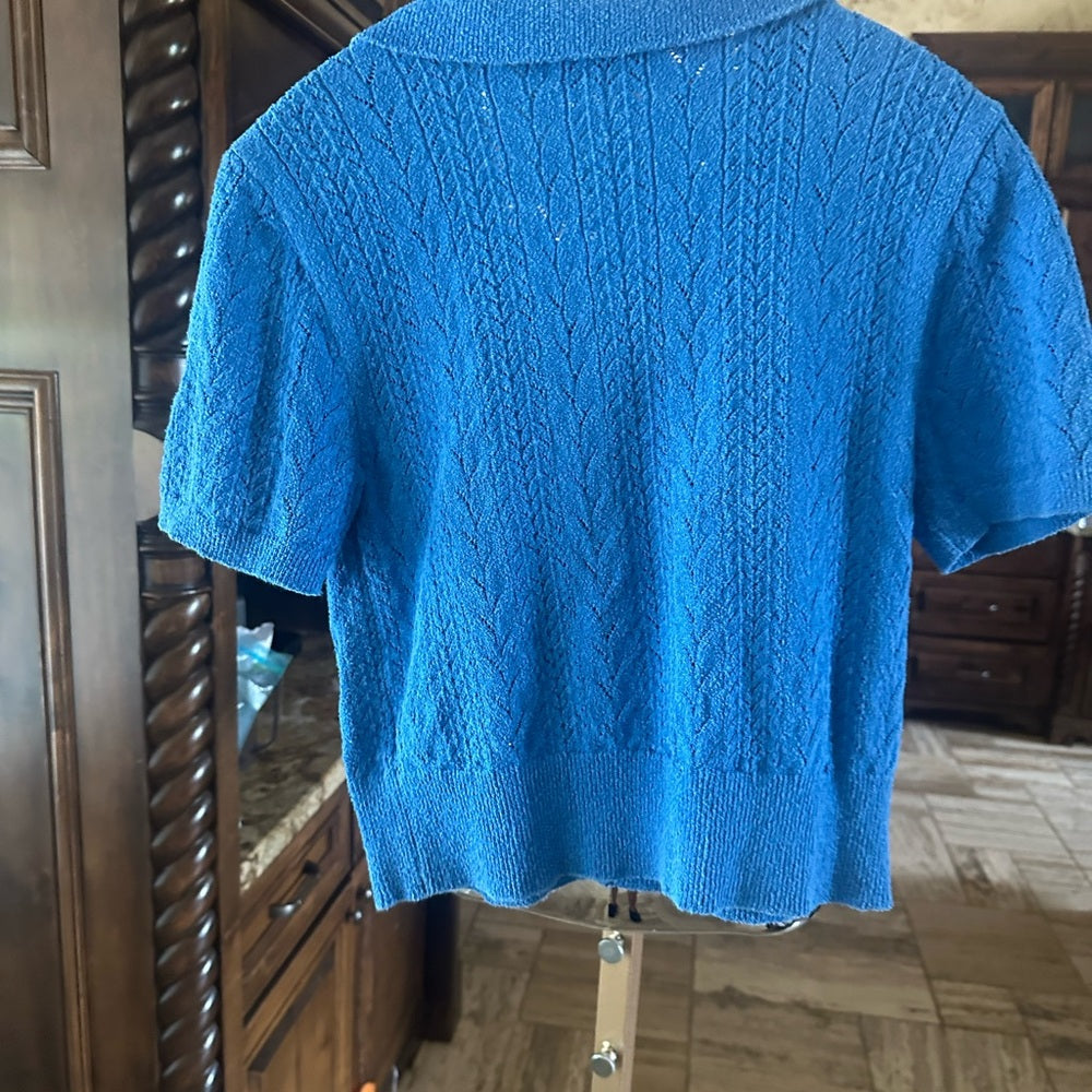 SIZE M Blue and White Cardigan Sweater with Classic Design
