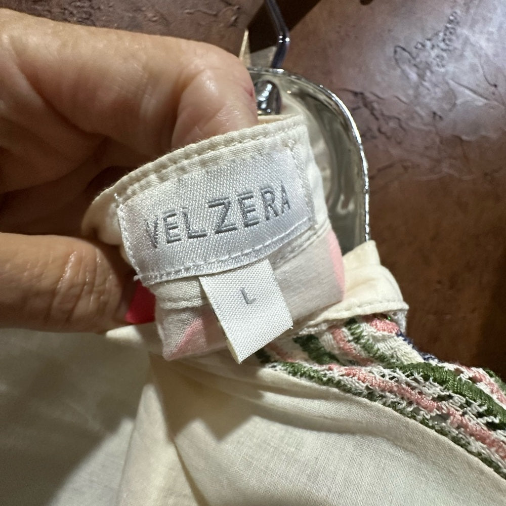 NWOT SIZE L Velzera Black and White Graphic Tunic with Mandarin Collar