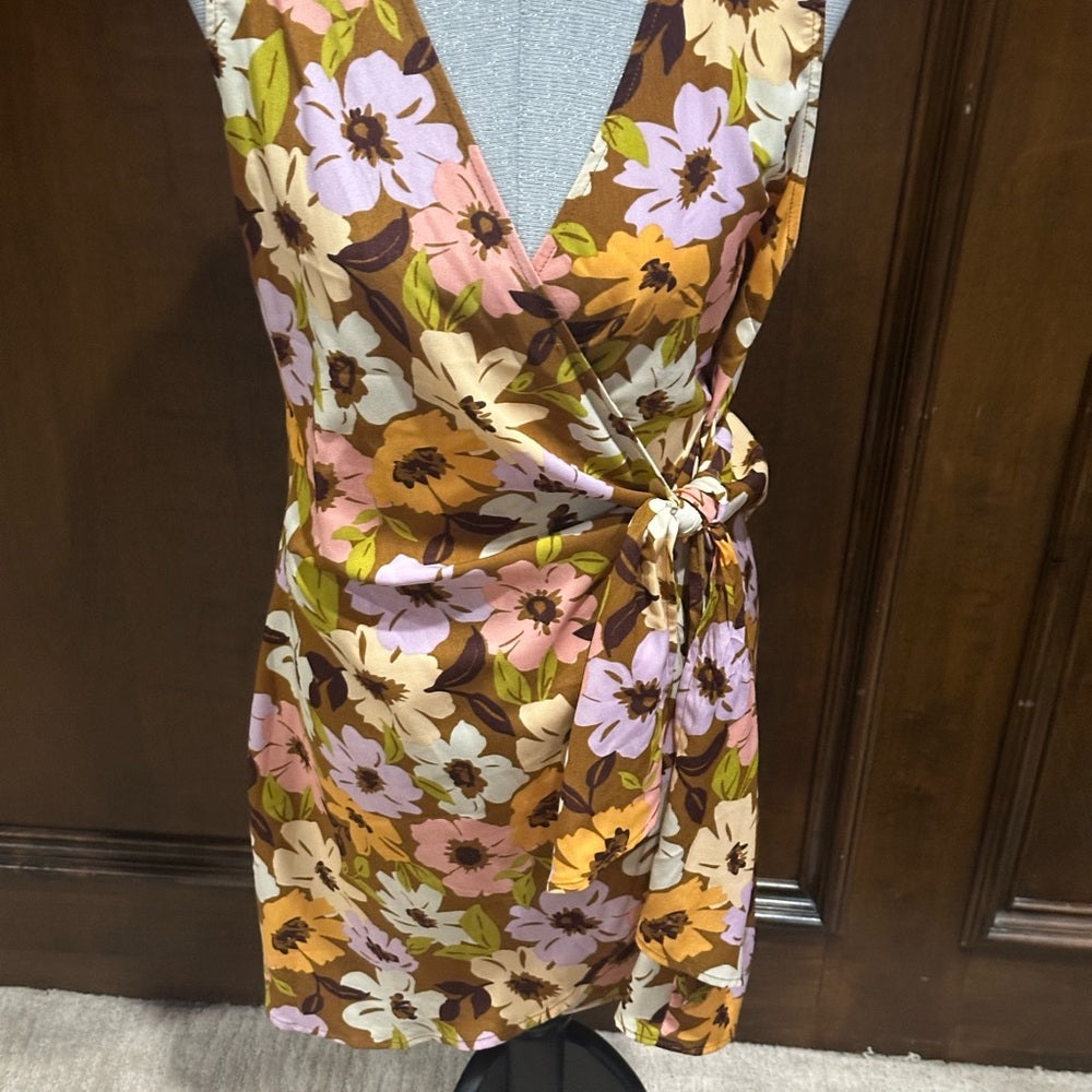 NWOT SIZE L Gilli Pink and Orange V-Neck Wrap Sundress
