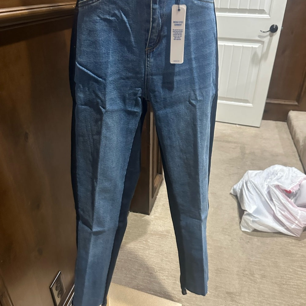 NWT SIZE 28 Tractr Blue Skinny Jeans Modern Style