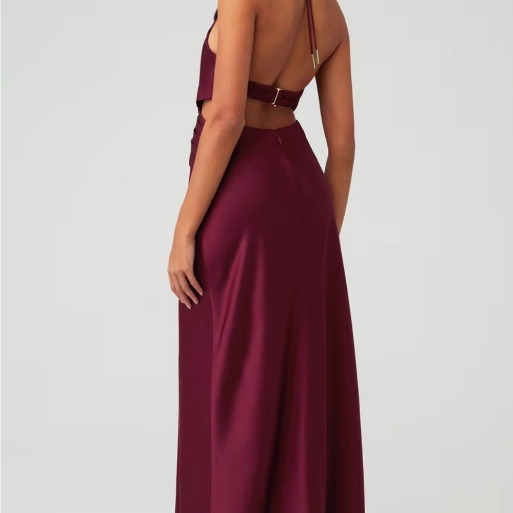 NWT SIZE 6 Elegant Burgundy Halter Maxi Dress for Prom