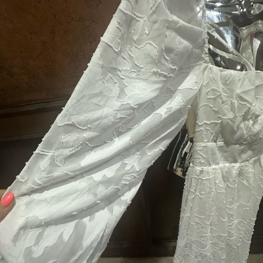 SIZE M Lulu's White Long Sleeve Square Neck Sundress