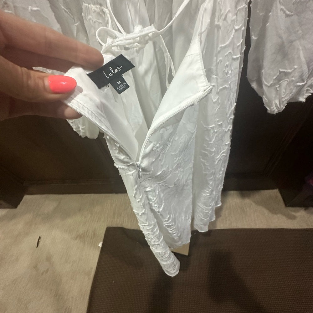 SIZE M Lulu's White Long Sleeve Square Neck Sundress