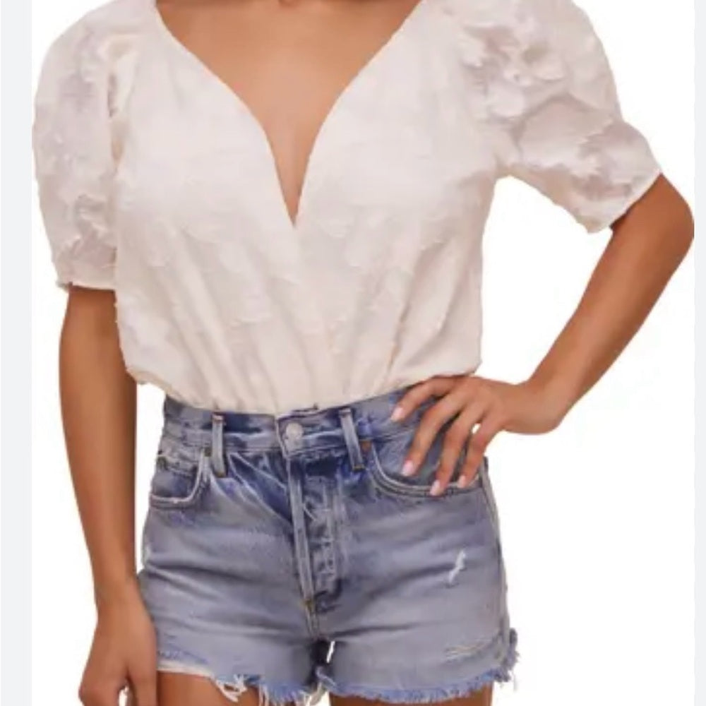 SIZE S Astr Cream Plunging Puff Sleeve Bodysuit