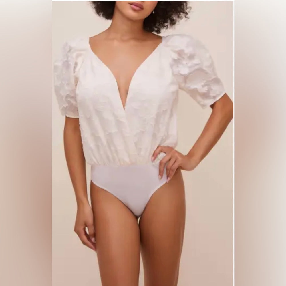 SIZE S Astr Cream Plunging Puff Sleeve Bodysuit