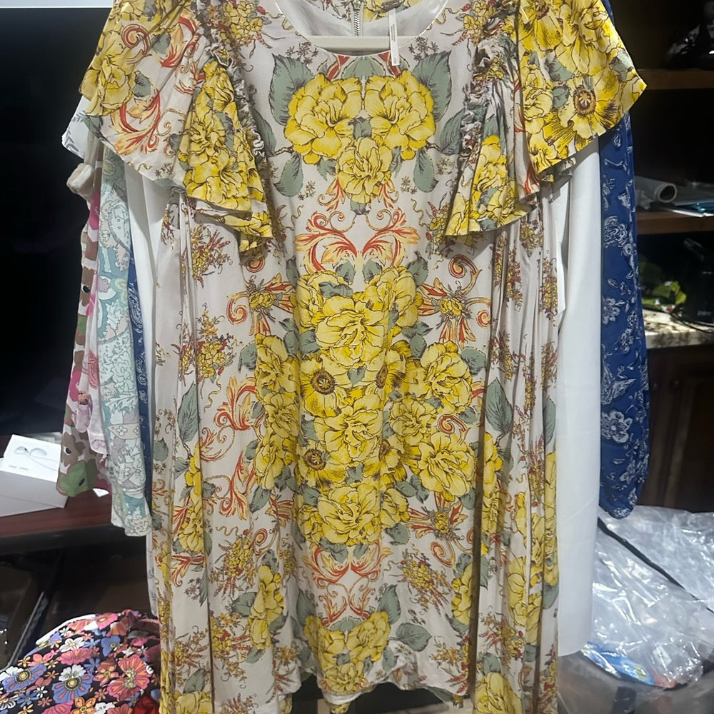 NWOT SIZE S/P Free People Yellow and White Ruffled Flutter Sleeve Sundress