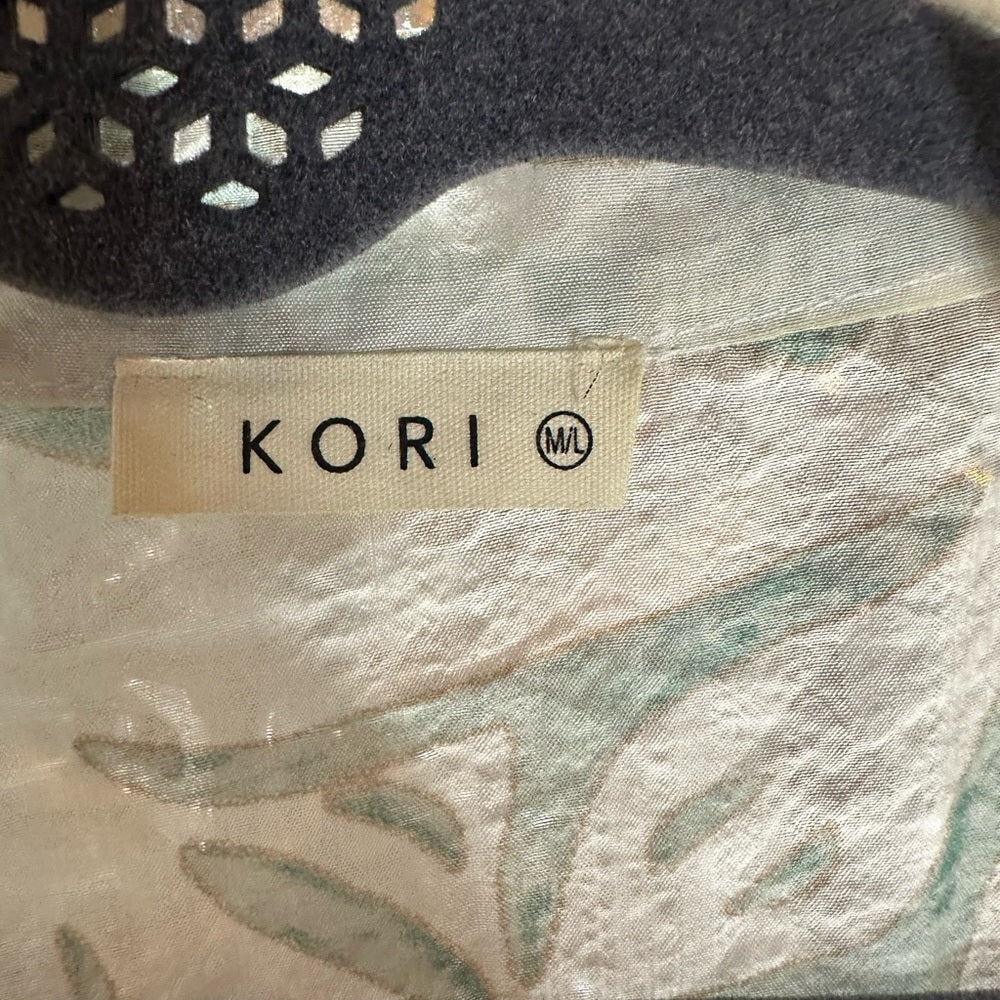 SIZE M/L Kori Green and White Kimono