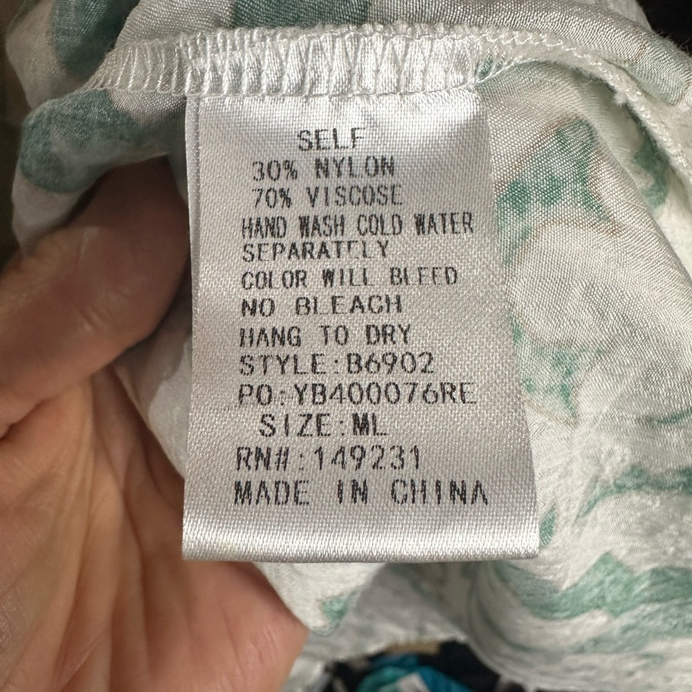 SIZE M/L Kori Green and White Kimono