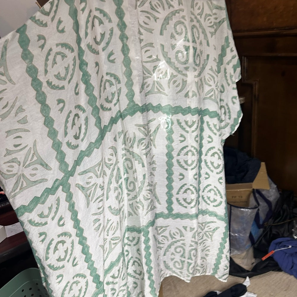 SIZE M/L Kori Green and White Kimono