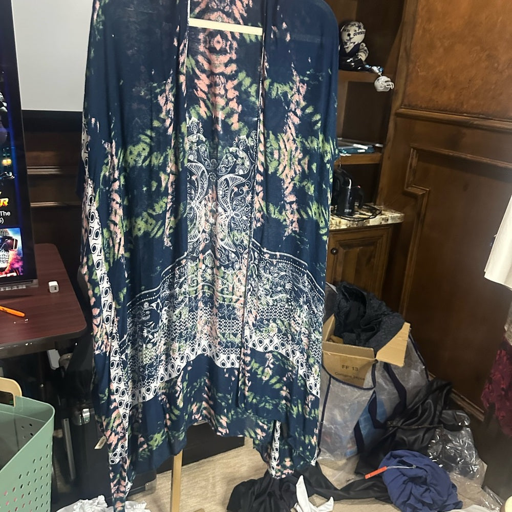 NWOT SIZE OS Macchia J Blue and White Kimono