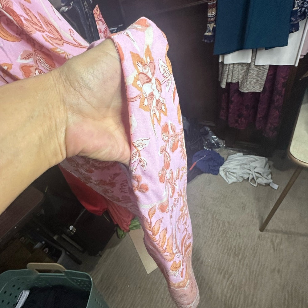 NWT SIZE M DAVI & DANI Asymmetrical Pink Sleeveless Top