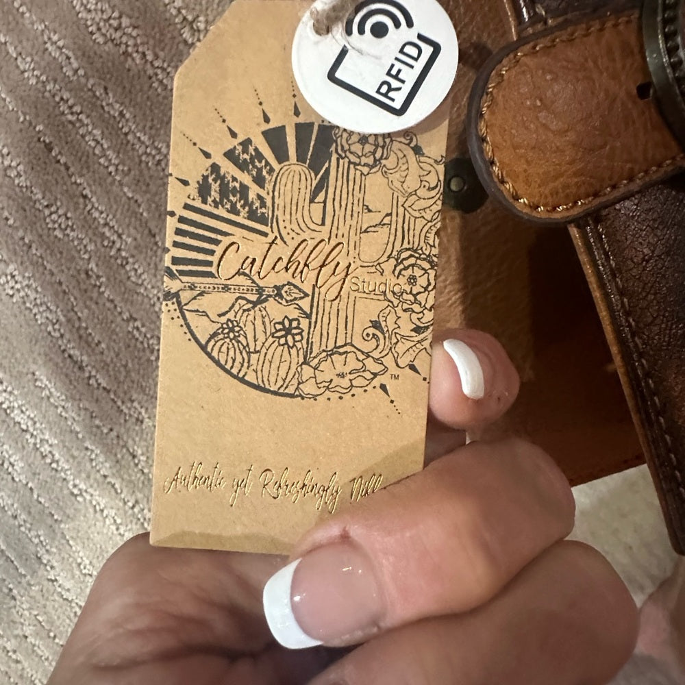 NEW Brown and Tan Leather Wallet with Vintage-Inspired Design