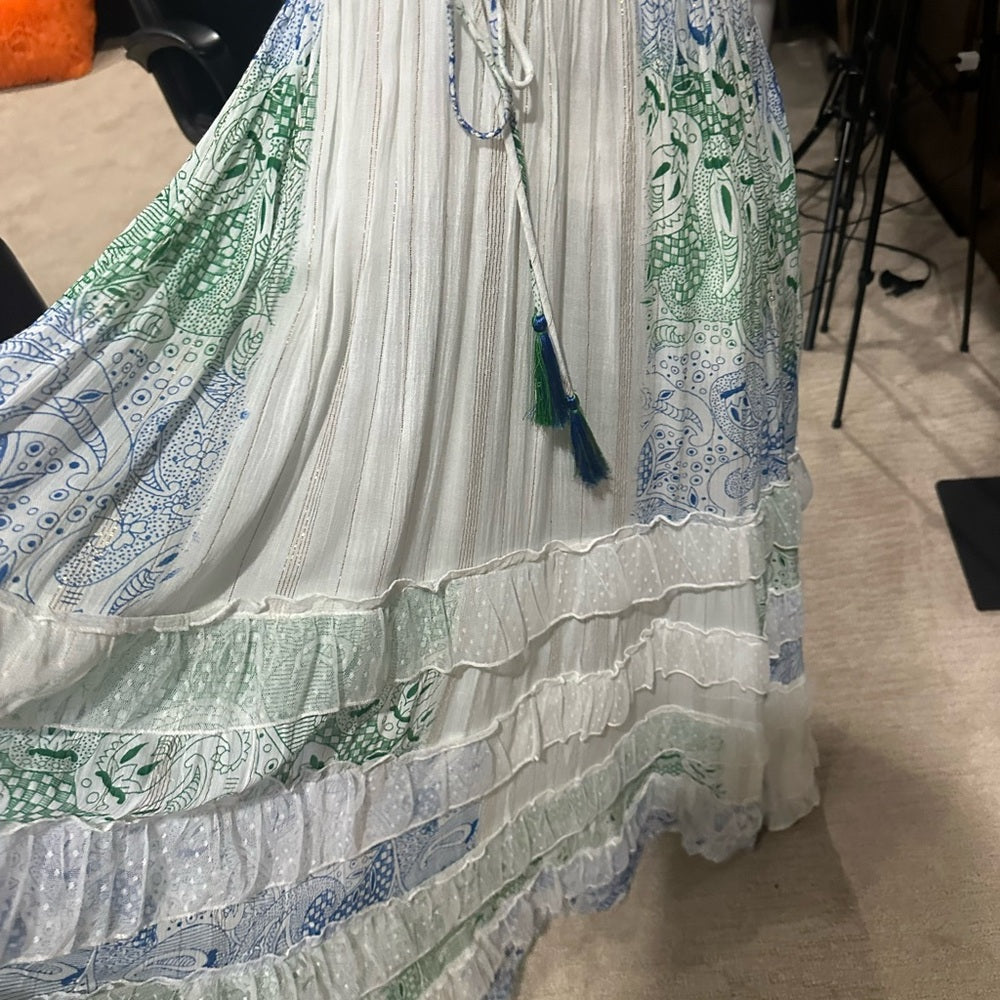 NWT SIZE L/XL White Tiered Maxi Sundress with V-Neck