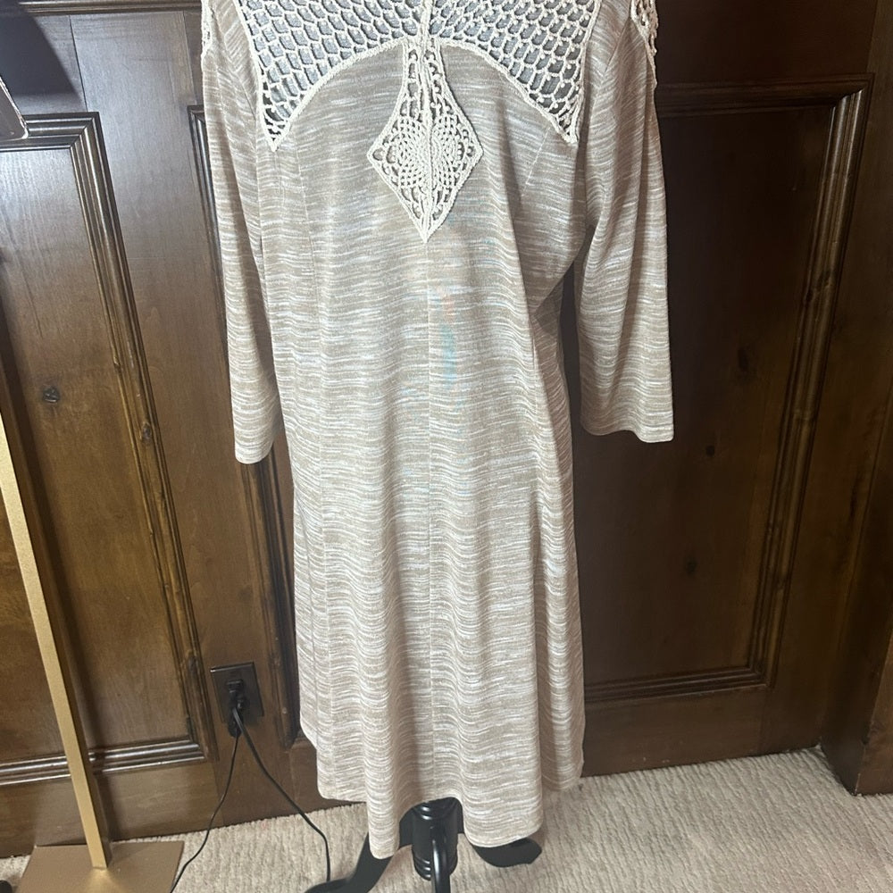 NWT SIZE XL Hayden Cream Long Sleeve Sheath Dress with Crew Neck