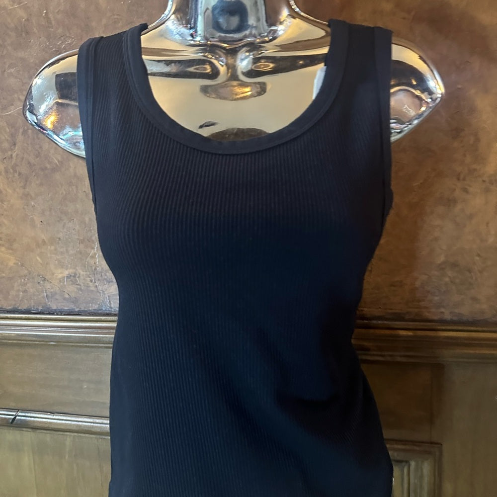 NWT SIZE L/XL Elodie Black Ribbed Fitted Tank Top