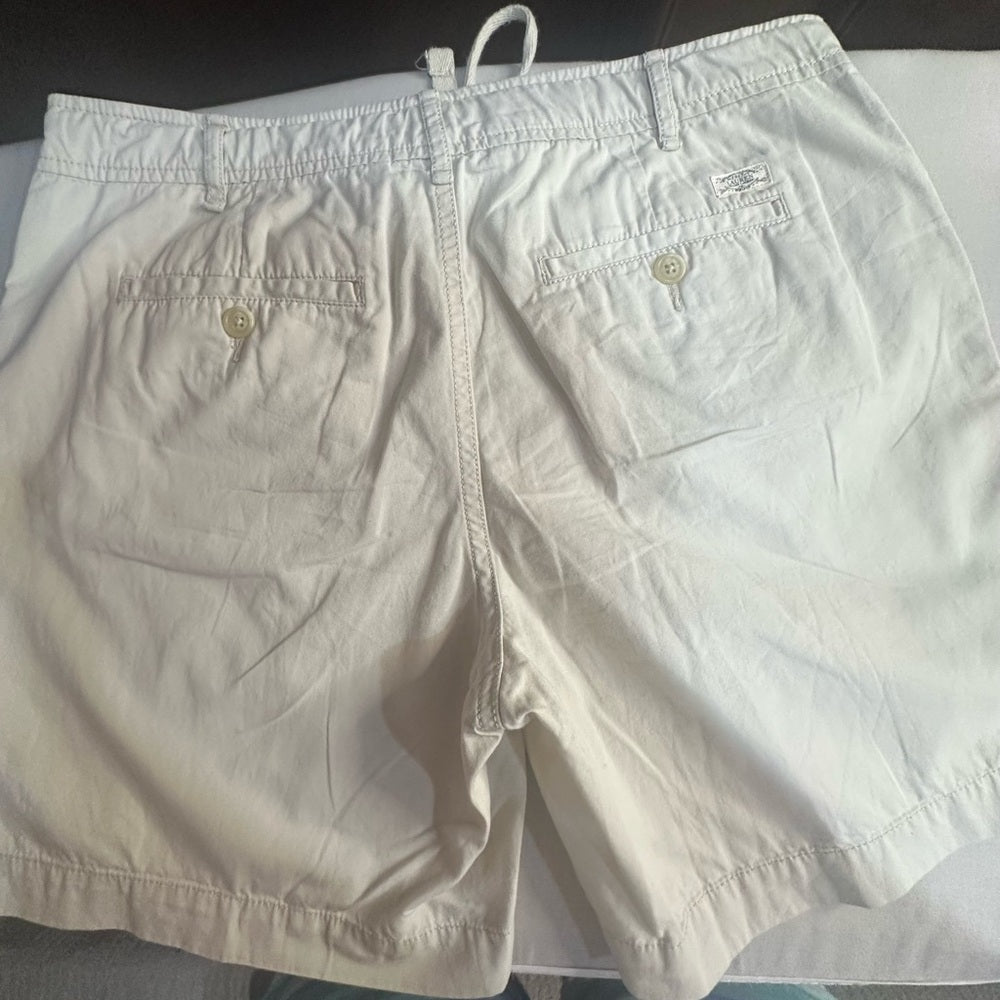 Ralph Lauren White Flat Front Shorts for Timeless Elegance