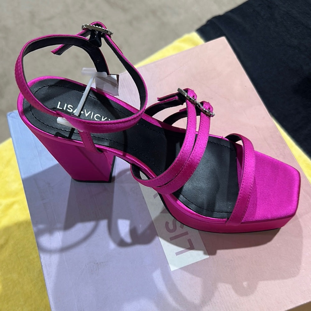 41. NEW SIZE 7 1/2 Vibrant Pink Metallic High Heel Sandals