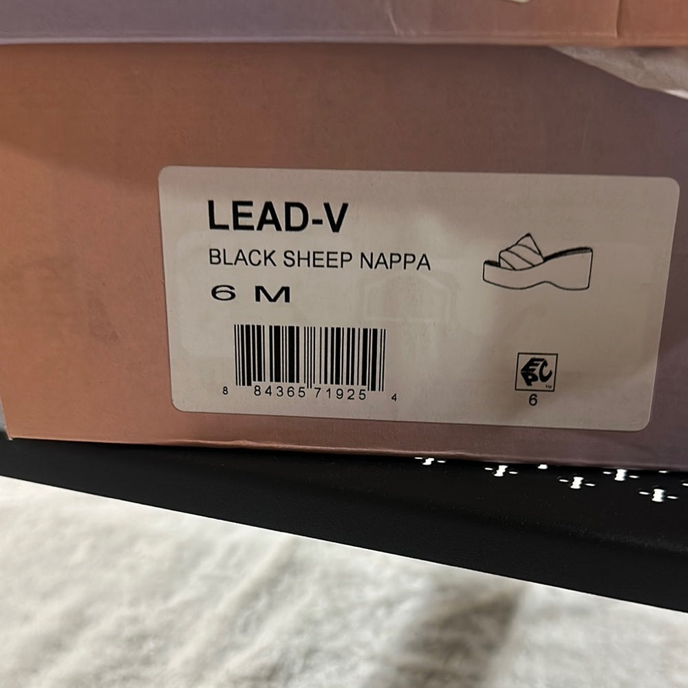 49. NEW SIZE 6 M Black Platform Shoes for Stylish Elevation