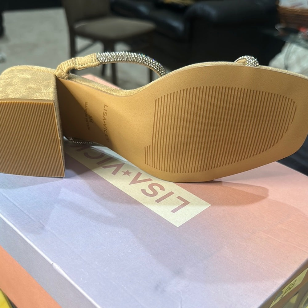 68. NEW SIZE 8 M Tan Chic Heels for Stylish Occasions