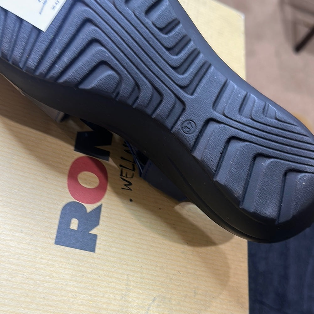 84. NEW SIZE 7-7.5/37 Romika Blue and Tan Sandals with Cushioned Footbed