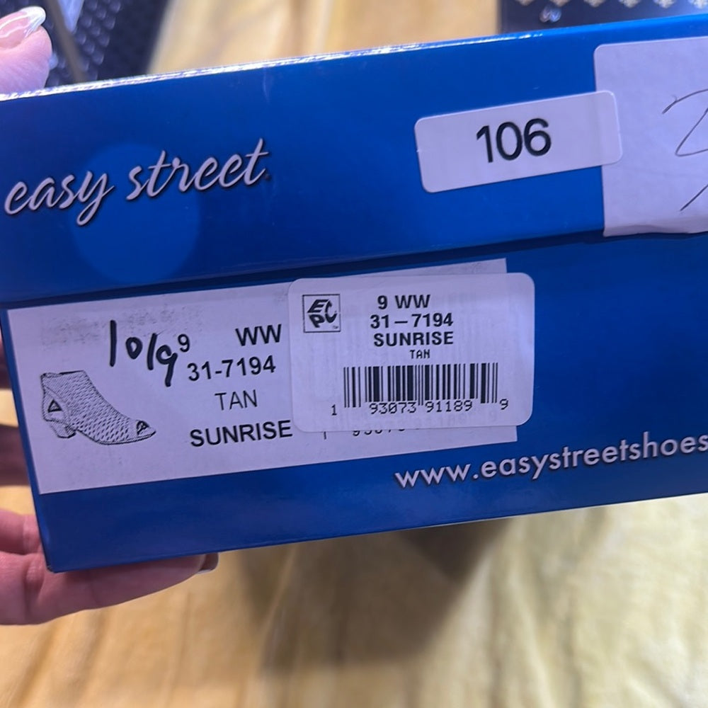 106. NEW SIZE 9W Easy Street Brown Ankle Booties with Woven Detail