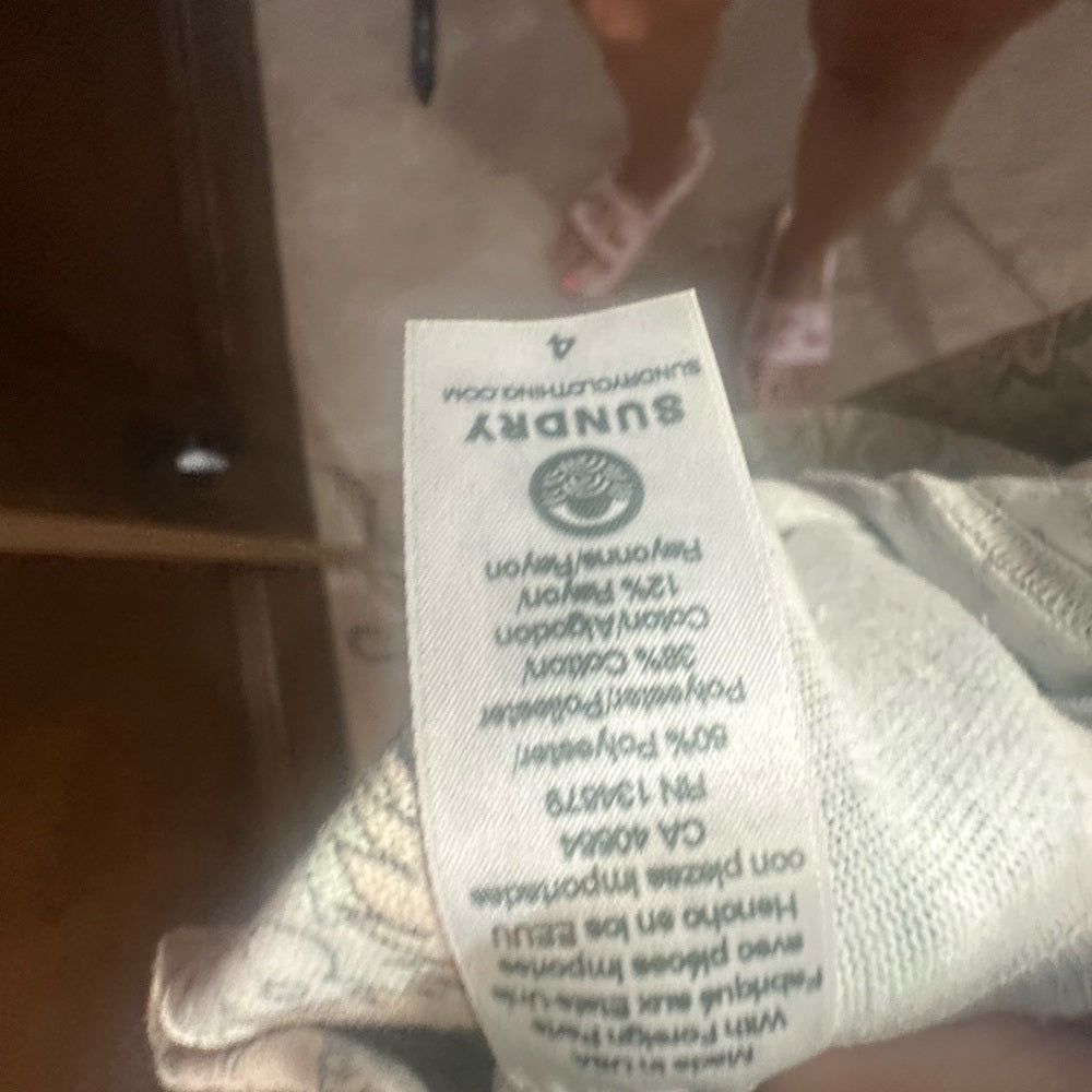 NWT SIZE XL/4 Sundry Pastel Floral Sweatshirt