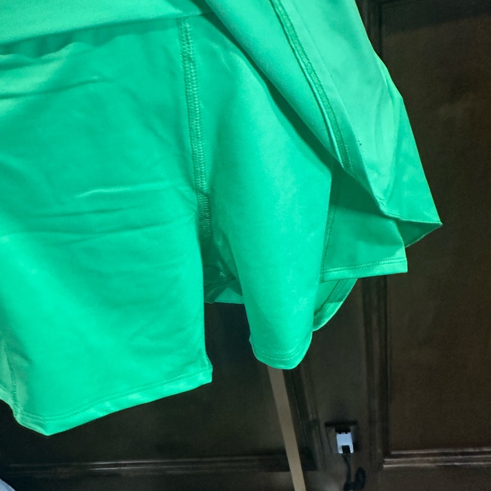 NWT SIZE M EleVen by Venus Williams Green Skort