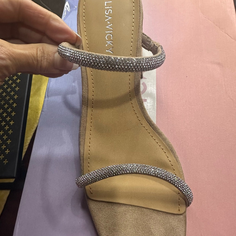 185.186. NEW SUZE 6.5-7 Sleek Tan and Silver Heels with Elegant Design