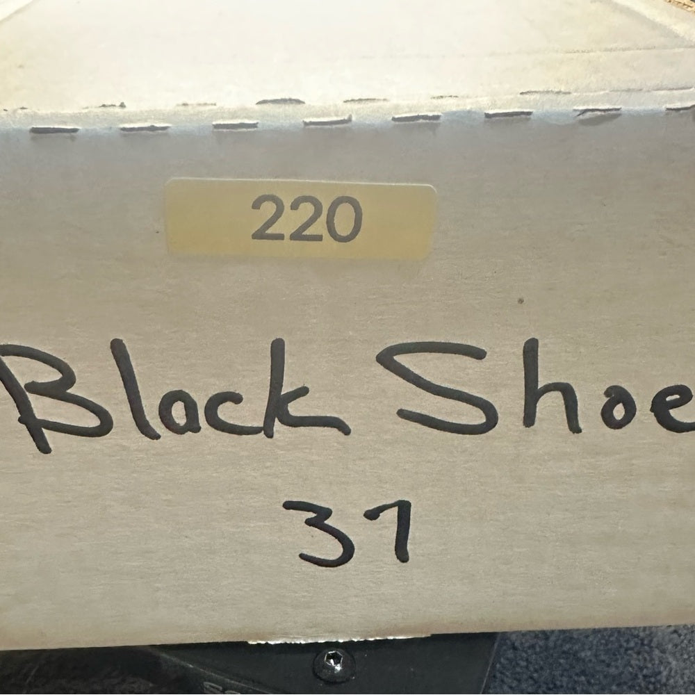 220. NEW SIZE 7-7.5 Josef Seibel Black Chukka Boots Sleek Durable Design
