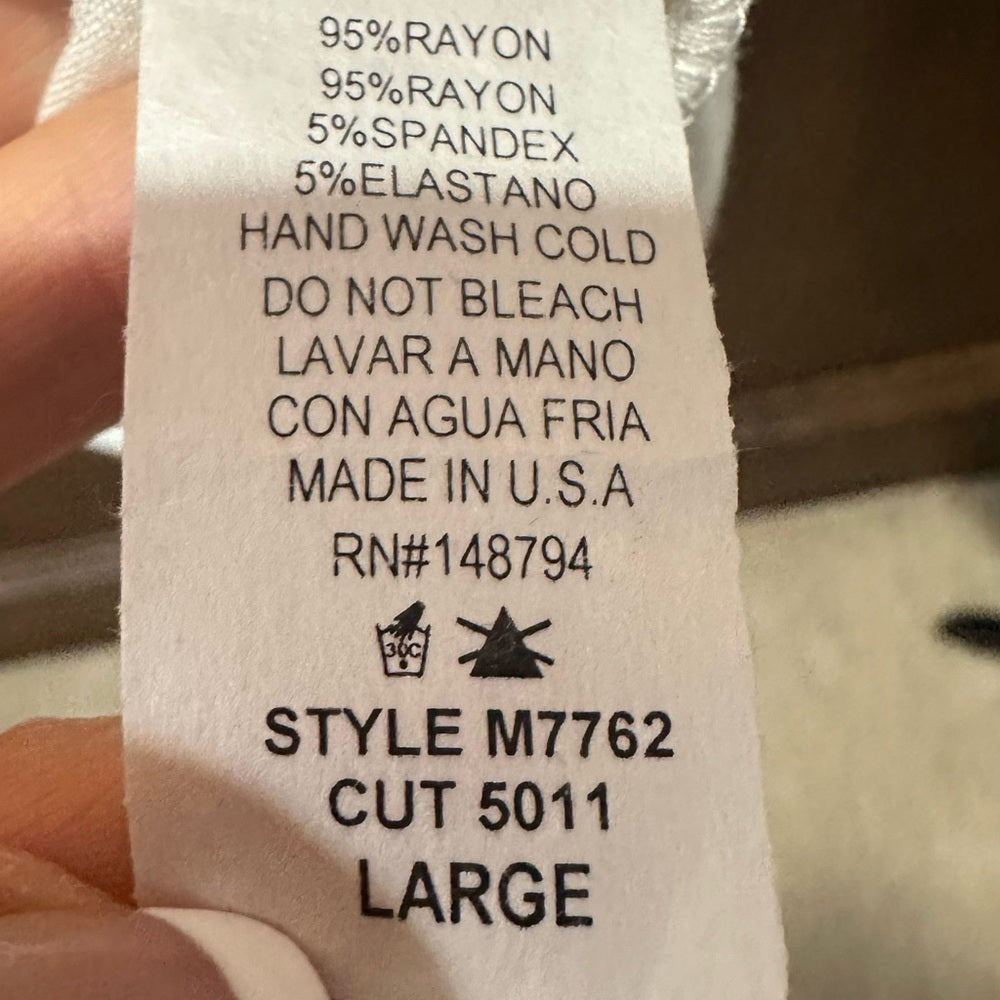 NWOT SIZE L Elegant White Blouse with Subtle Detailing