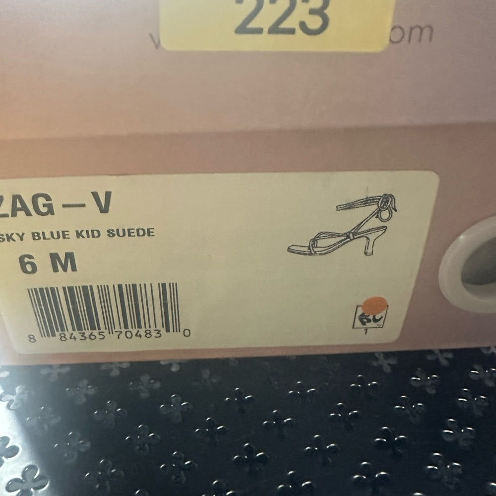 223. NEW SIZE 6 Lisa Vicky Suede Blue Strappy Heels with Kitten Heel