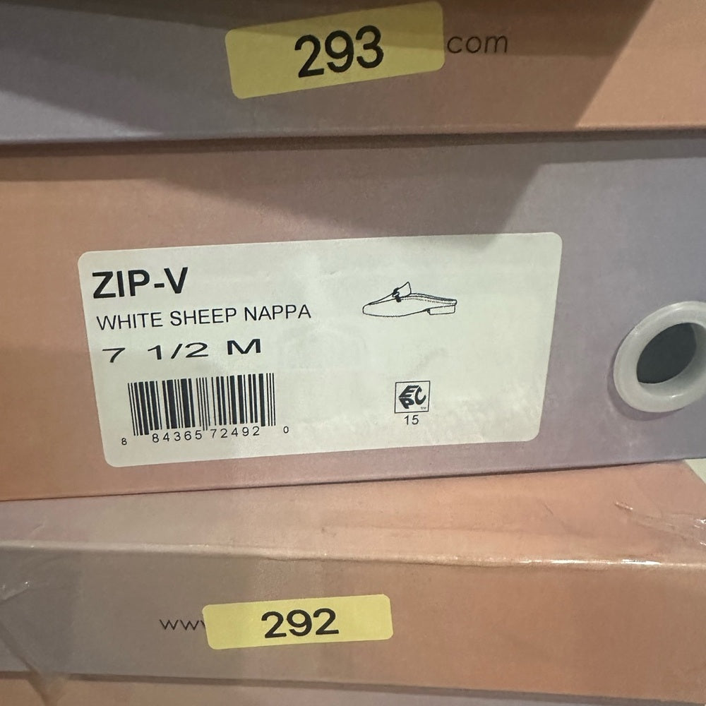 293. NEW SIZE 7.5 Cream Flat Loafers with Gold Detail