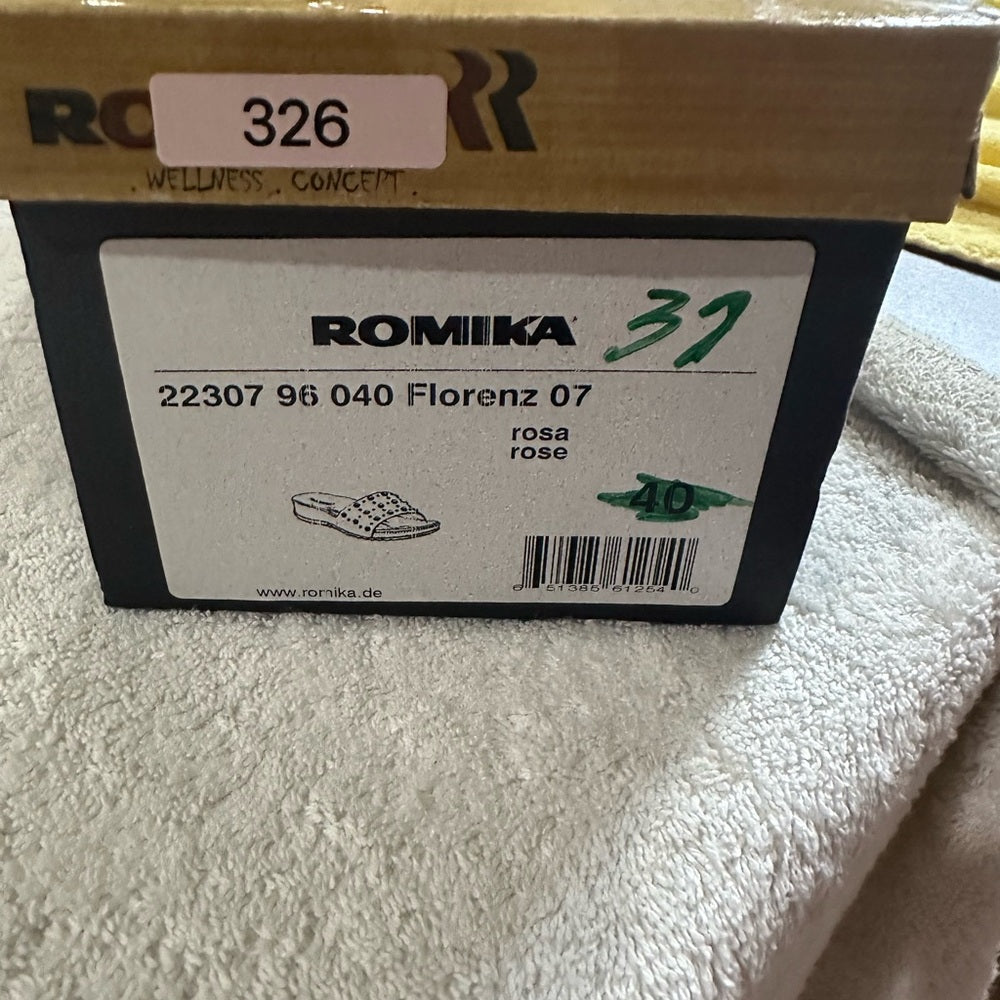 326. NEW SIZE 7/7.5/37 Romika Cream Slide Sandals with Geometric Perforations