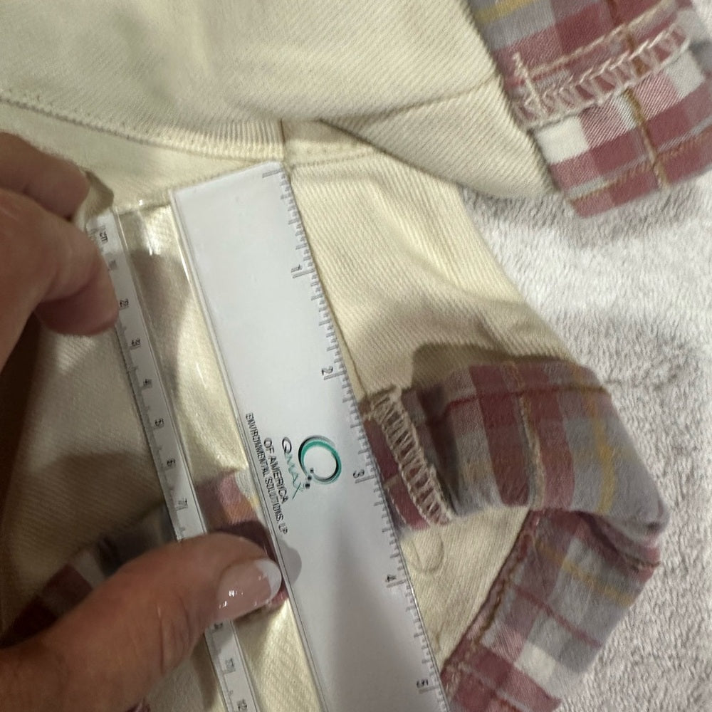 NWT SIZE L Easel White Jean Shorts High-Waisted Pleated Design